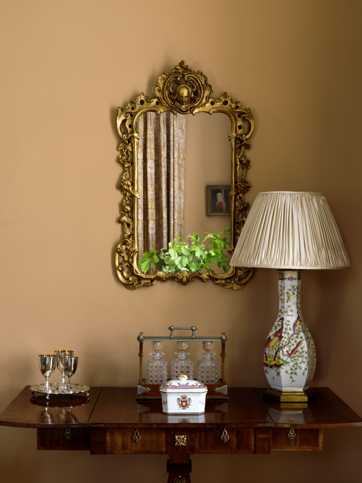 Sims Hilditch Interior Design English Country Estate Mirror and Lamp