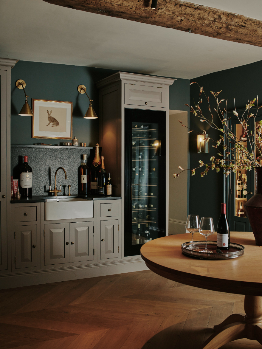 sims-hilditch-interior-design-17th-century-cotswold-manor-wine-portrait