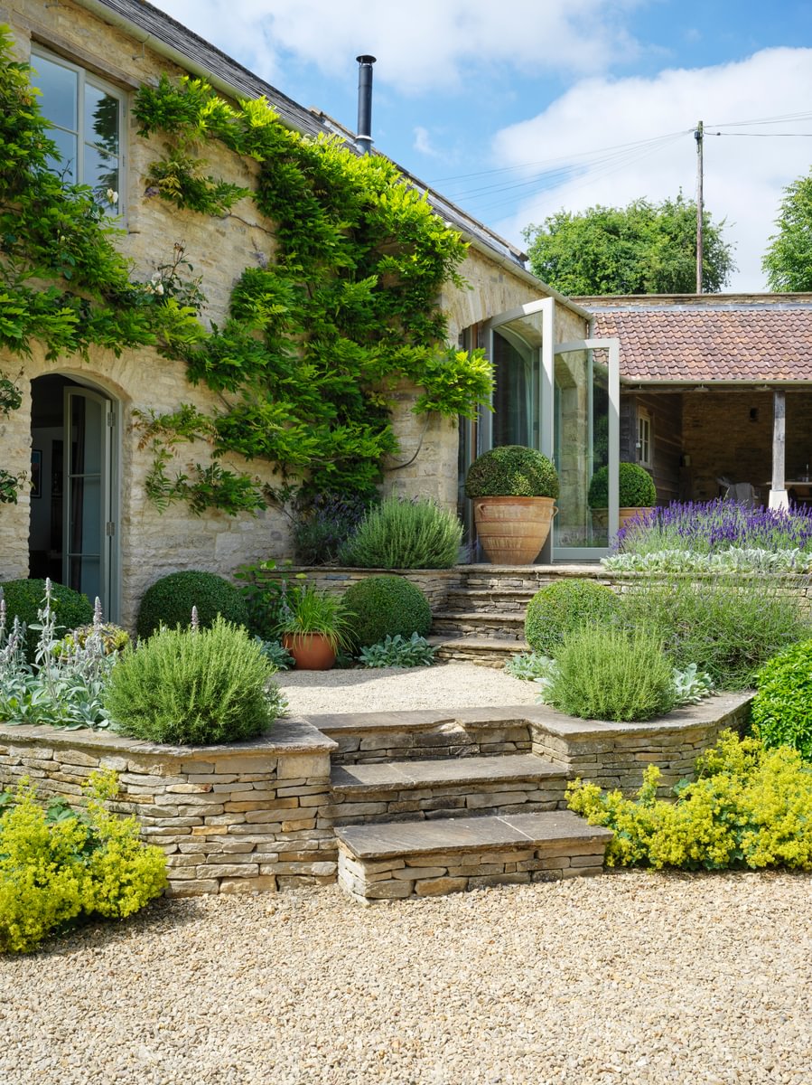 sims-hilditch-interior-design-wiltshire-barn-conversion-exterior