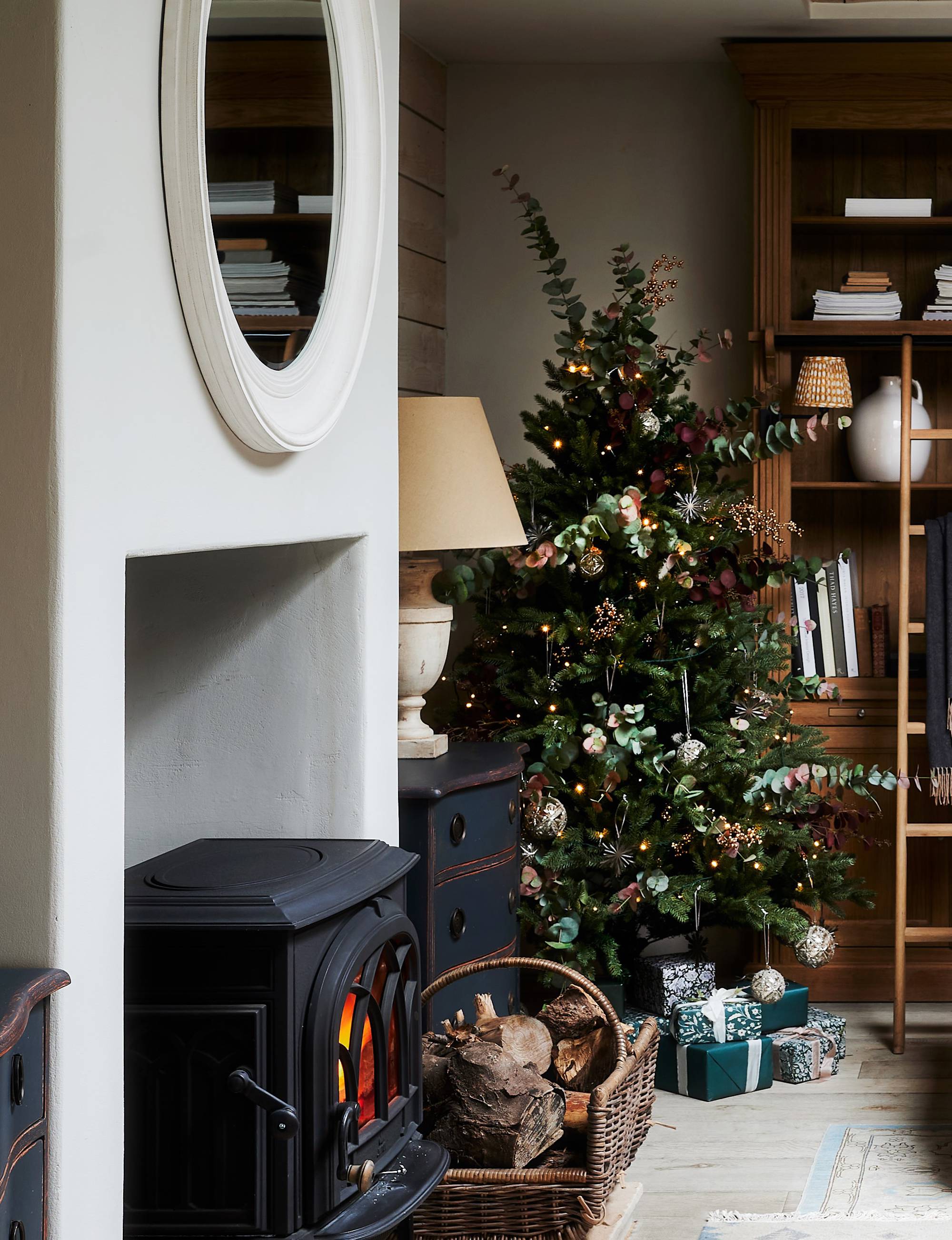 Sims Hilditch Christmas Decor (6)