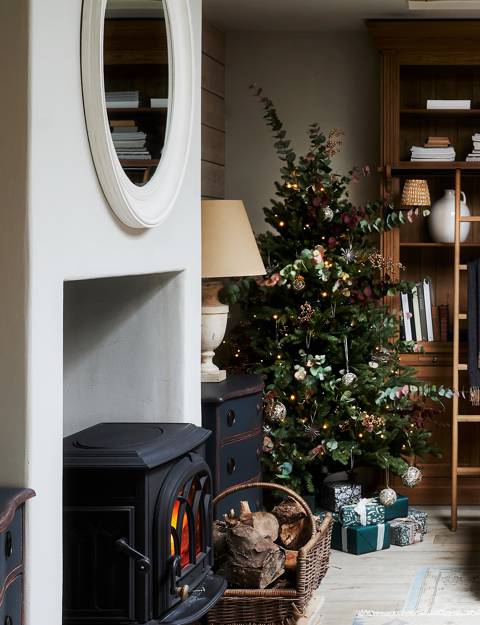 Sims Hilditch Christmas Decor (6)