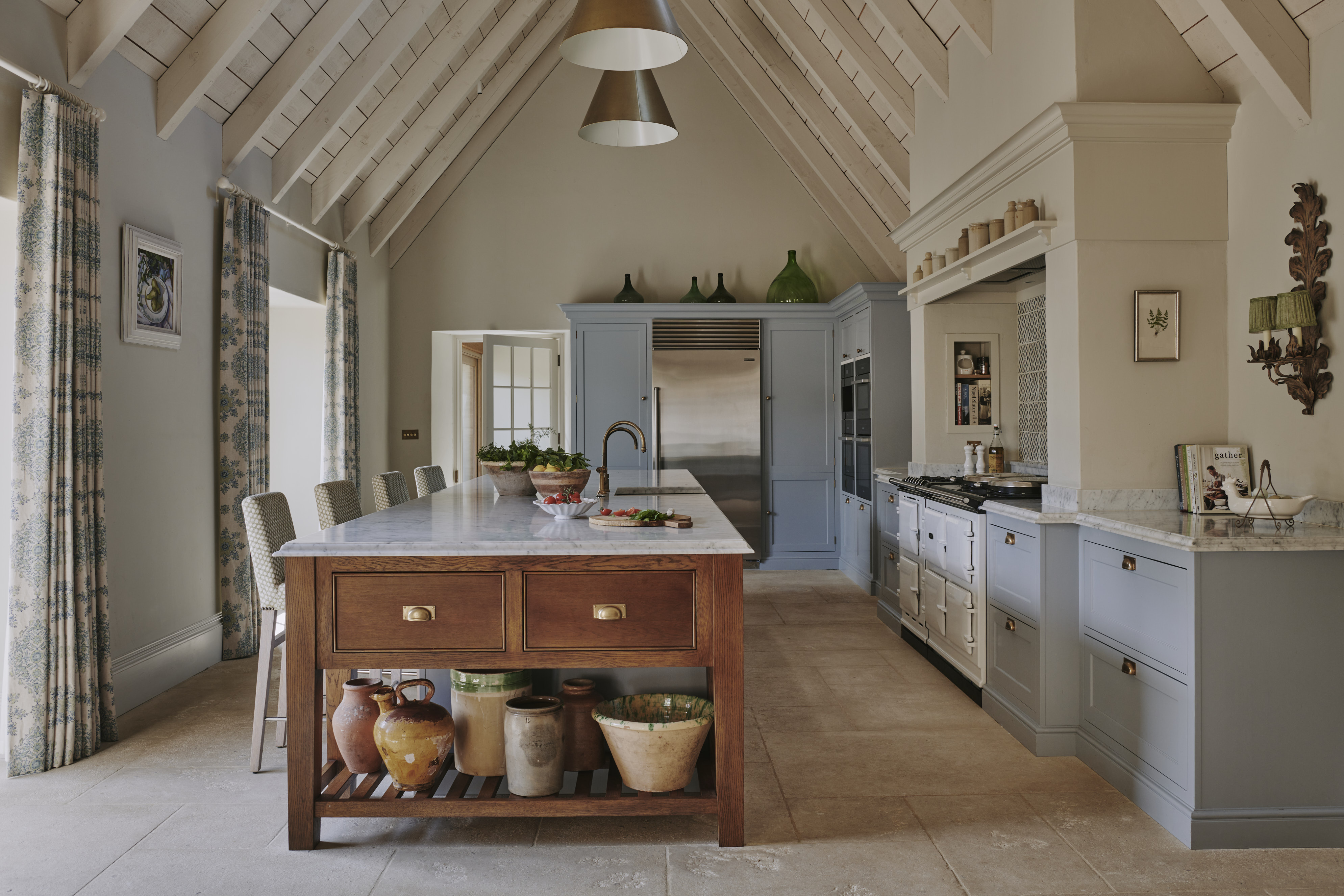 New kitchen extension with vaulted ceiling on 17th Century Cotswold Manor House, interiors designed by Sims Hilditch