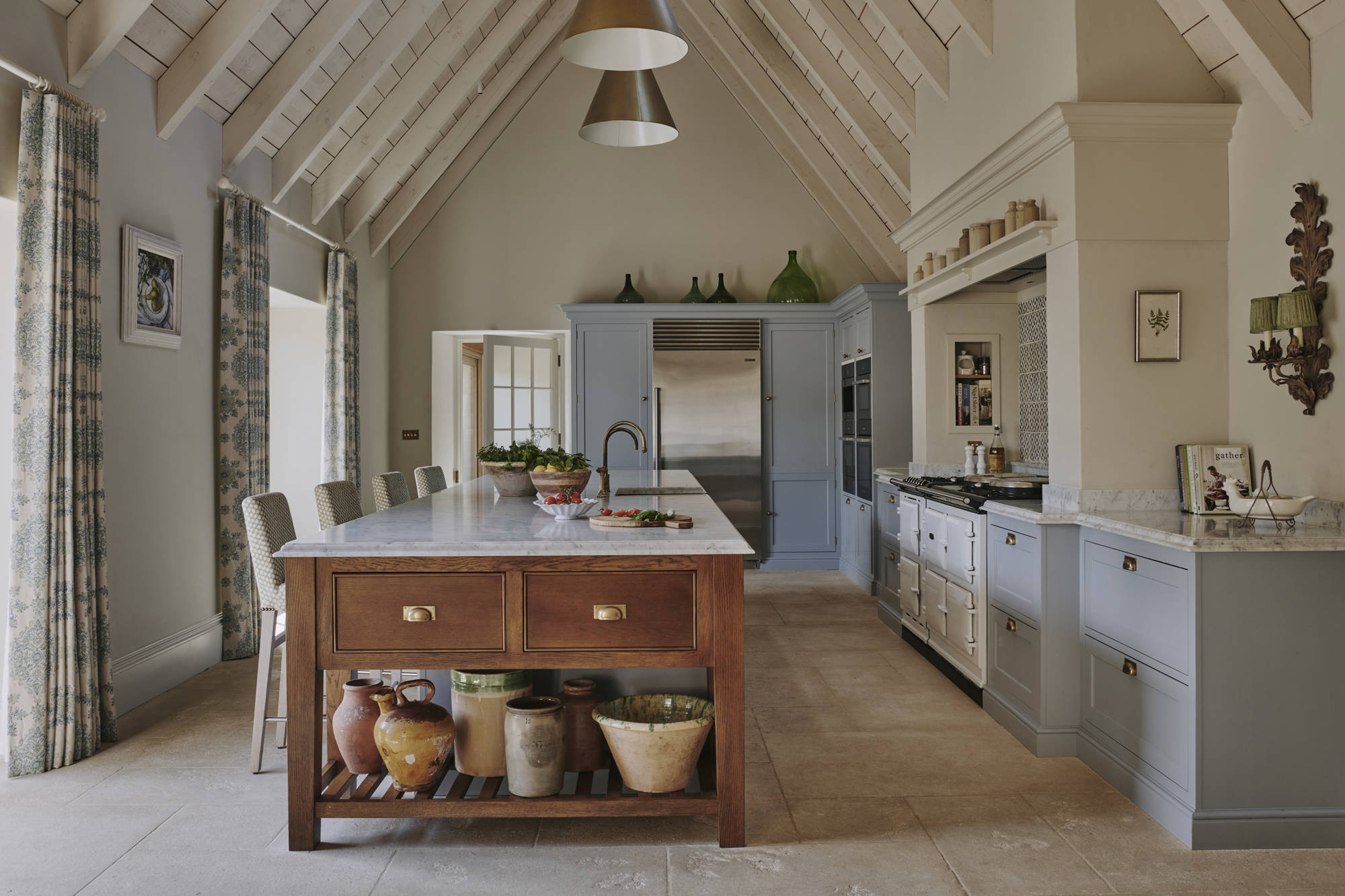 New kitchen extension with vaulted ceiling on 17th Century Cotswold Manor House, interiors designed by Sims Hilditch