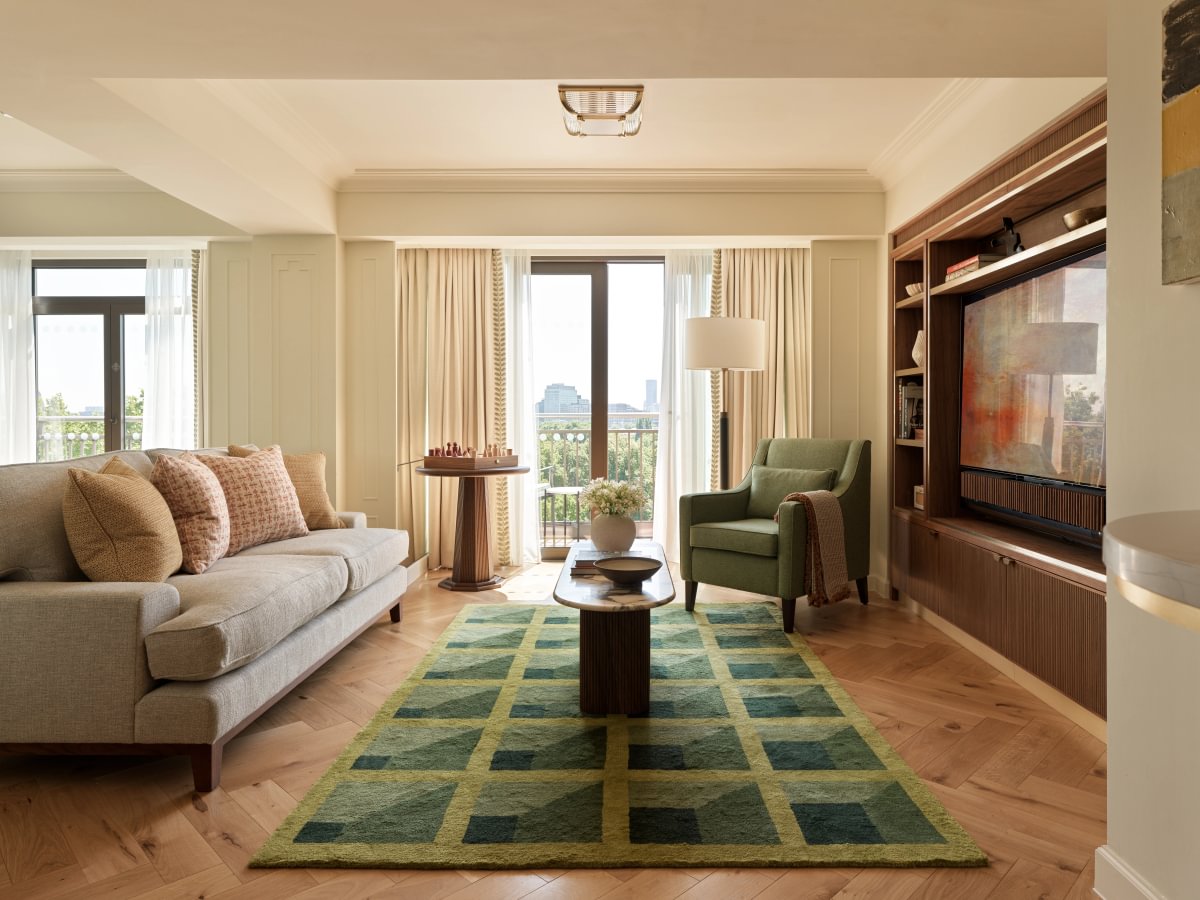 Sims Hilditch Interior Design Mayfair Hotel Apartment Living Area Green Carpet Sofa