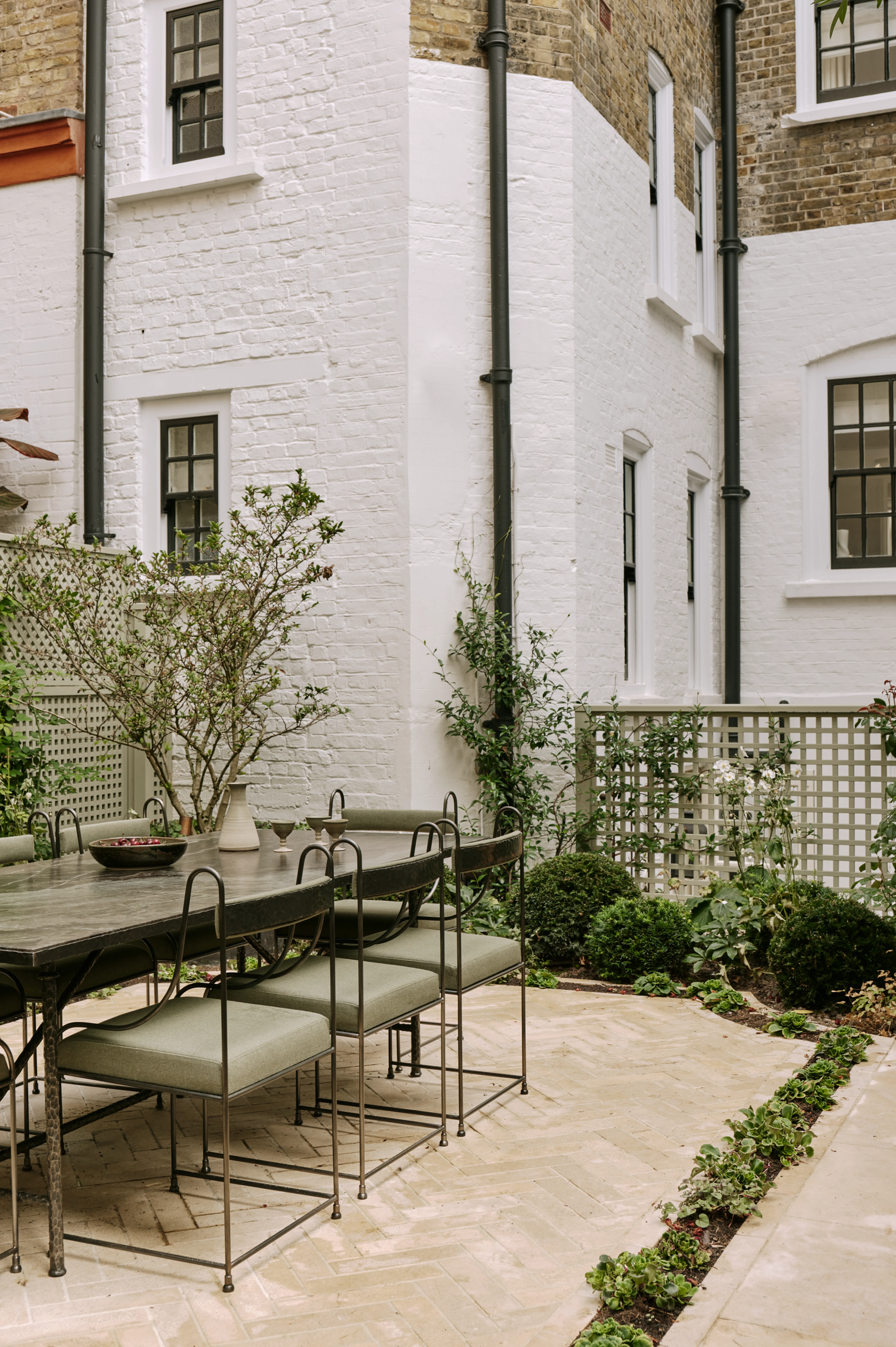 25 08 28 Sims Hilditch Cheyne Walk Shot 14 311 RT Large