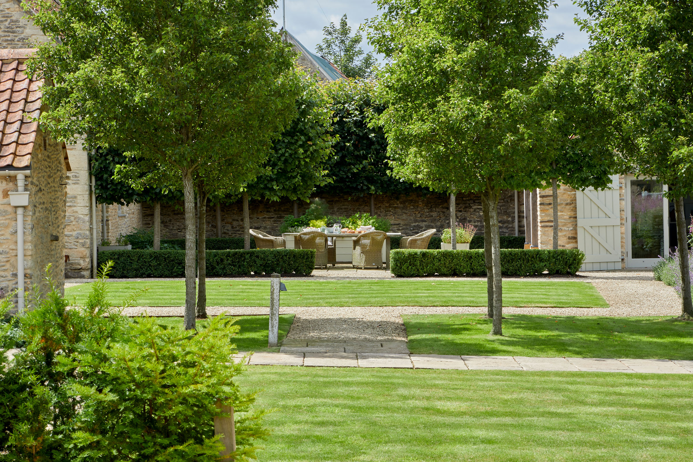 Sims Hilditch Design Studio The White Hart Cotswolds Interiors (86)