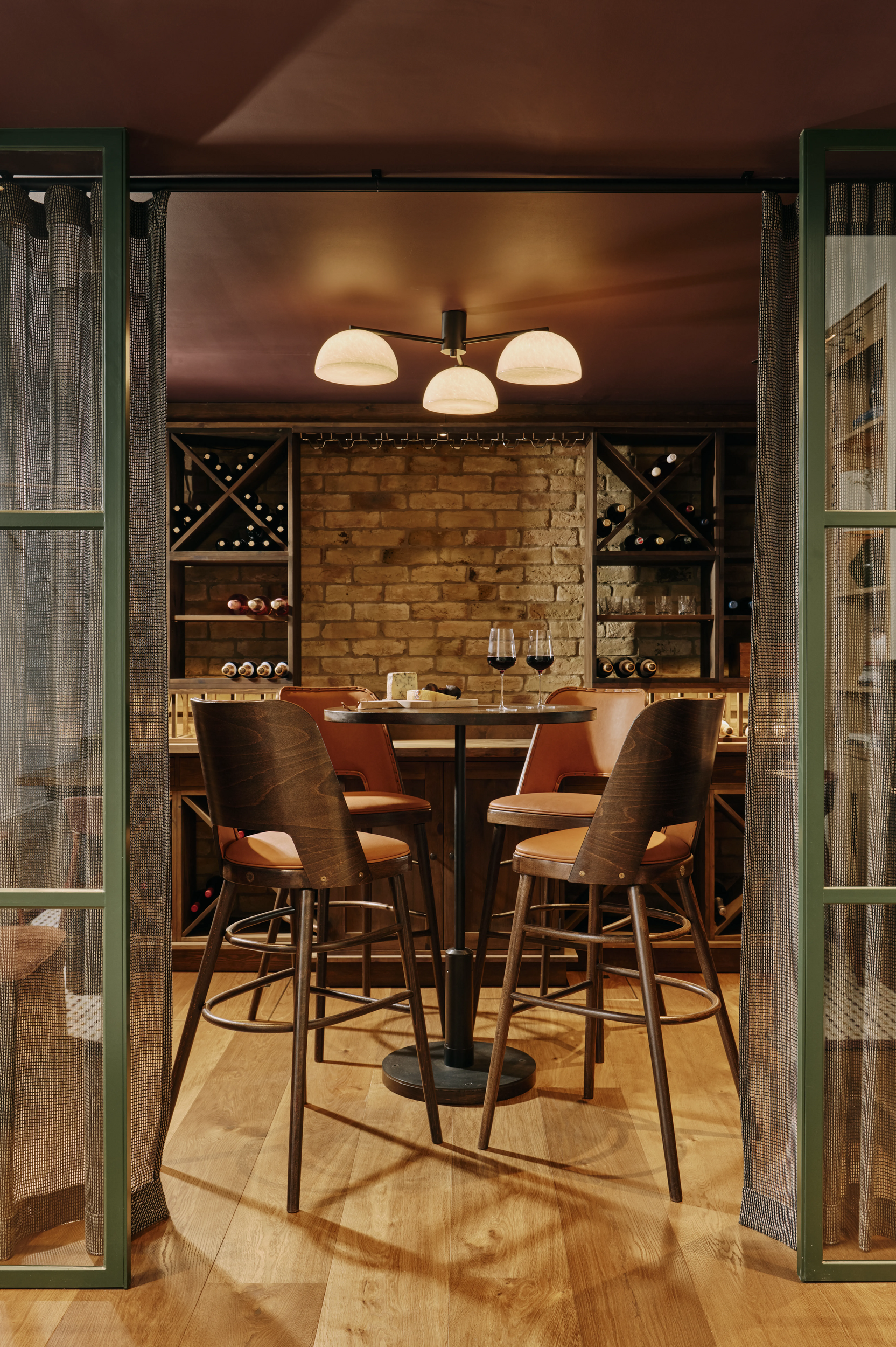 wine-room-with-bar-stolls-in-south-kensington-family-home-project