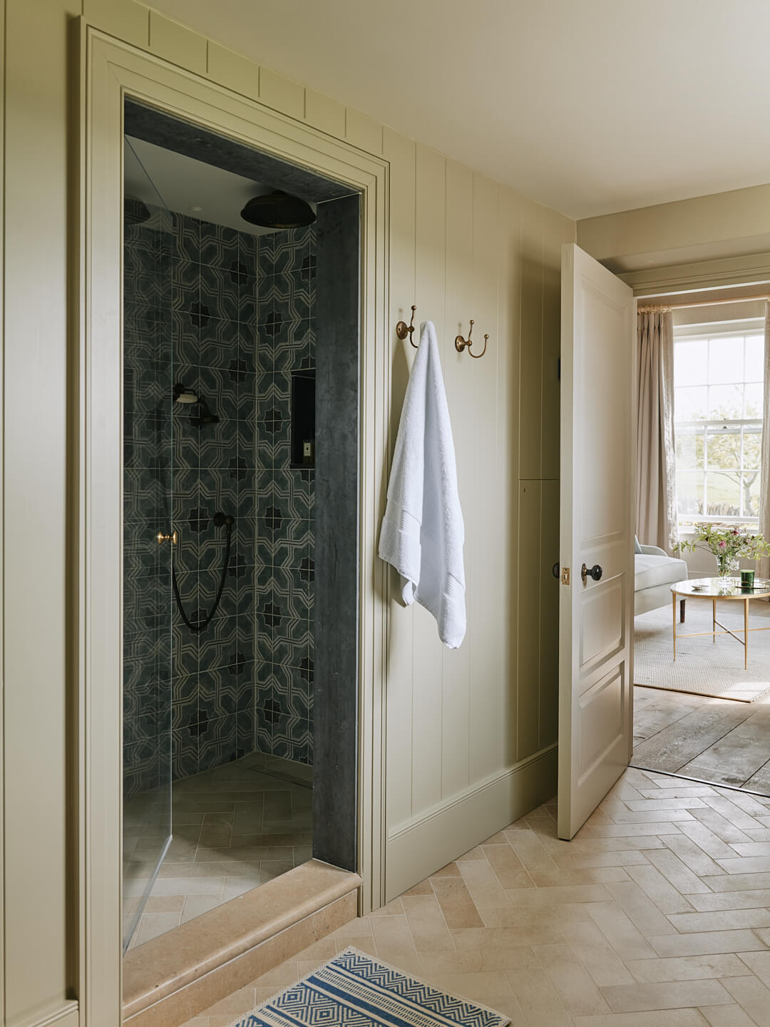 Sims Hilditch Warwickshire Family Home Mainbedroom Shower