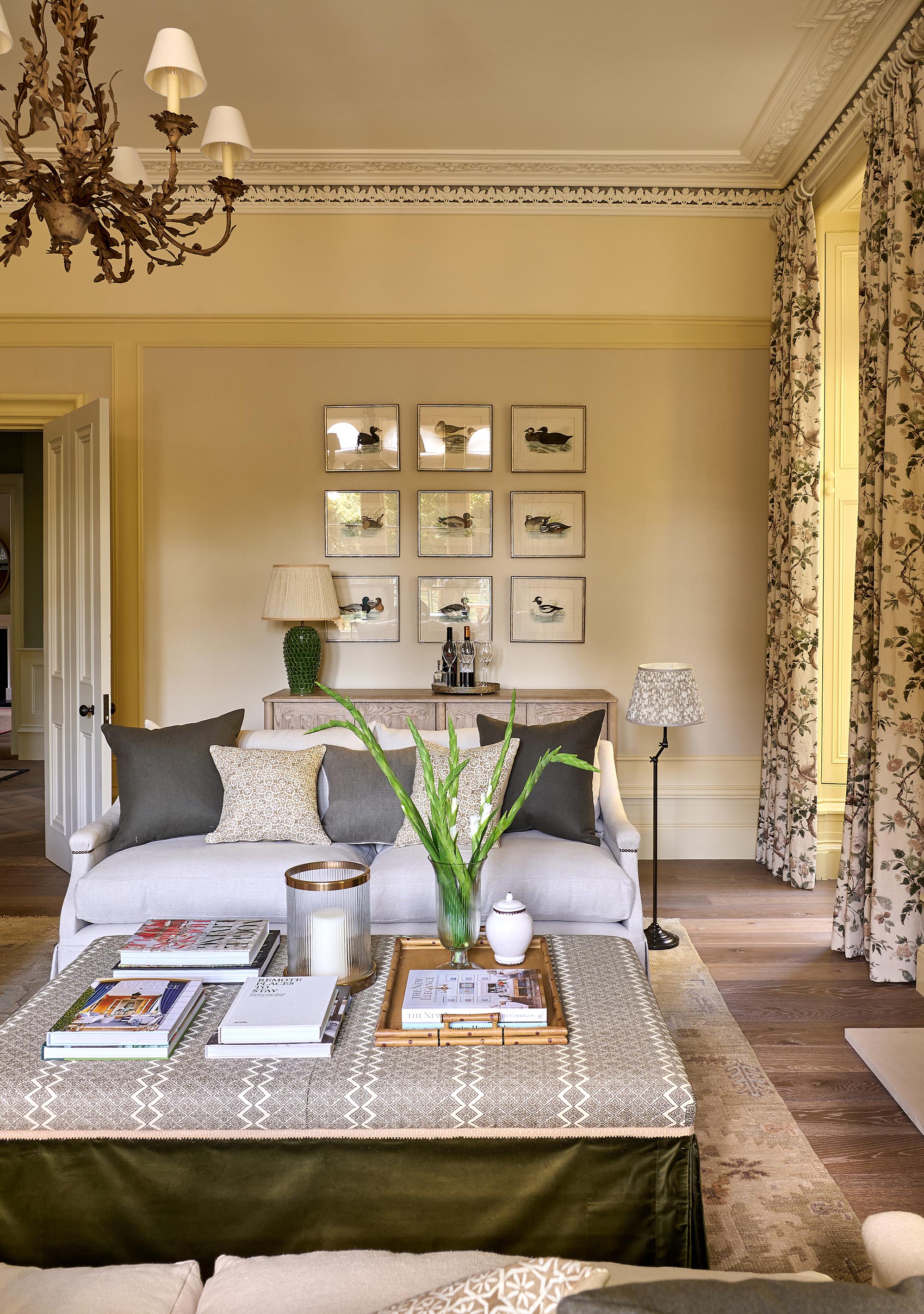 sims-hilditch-interior-design-aberdeen-family-home-sitting-room-lamps-portrait