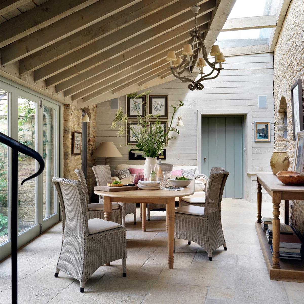 sims-hilditch-interior-design-wiltshire-barn-conversion-dining-room