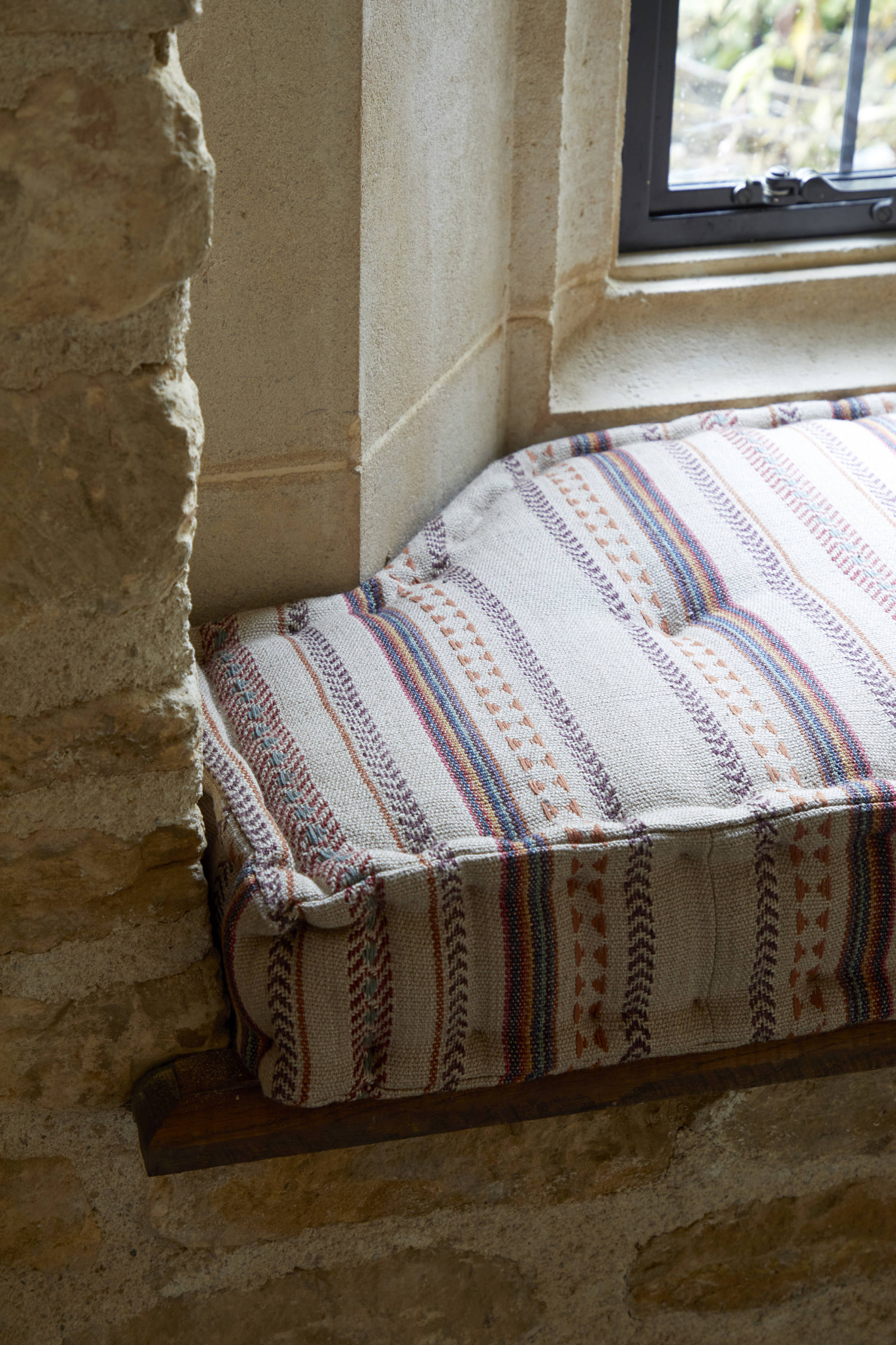 Sims Hilditch The Party Barn (43)