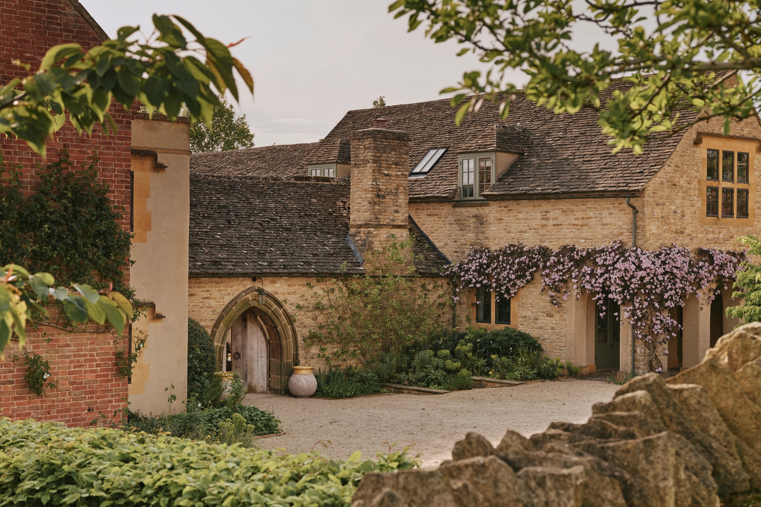 Sims Hilditch Cherington Hill Shot 44 1019 RT Large