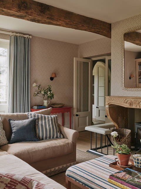 Sims Hilditch Cherington Hill Shot 08 223 RT