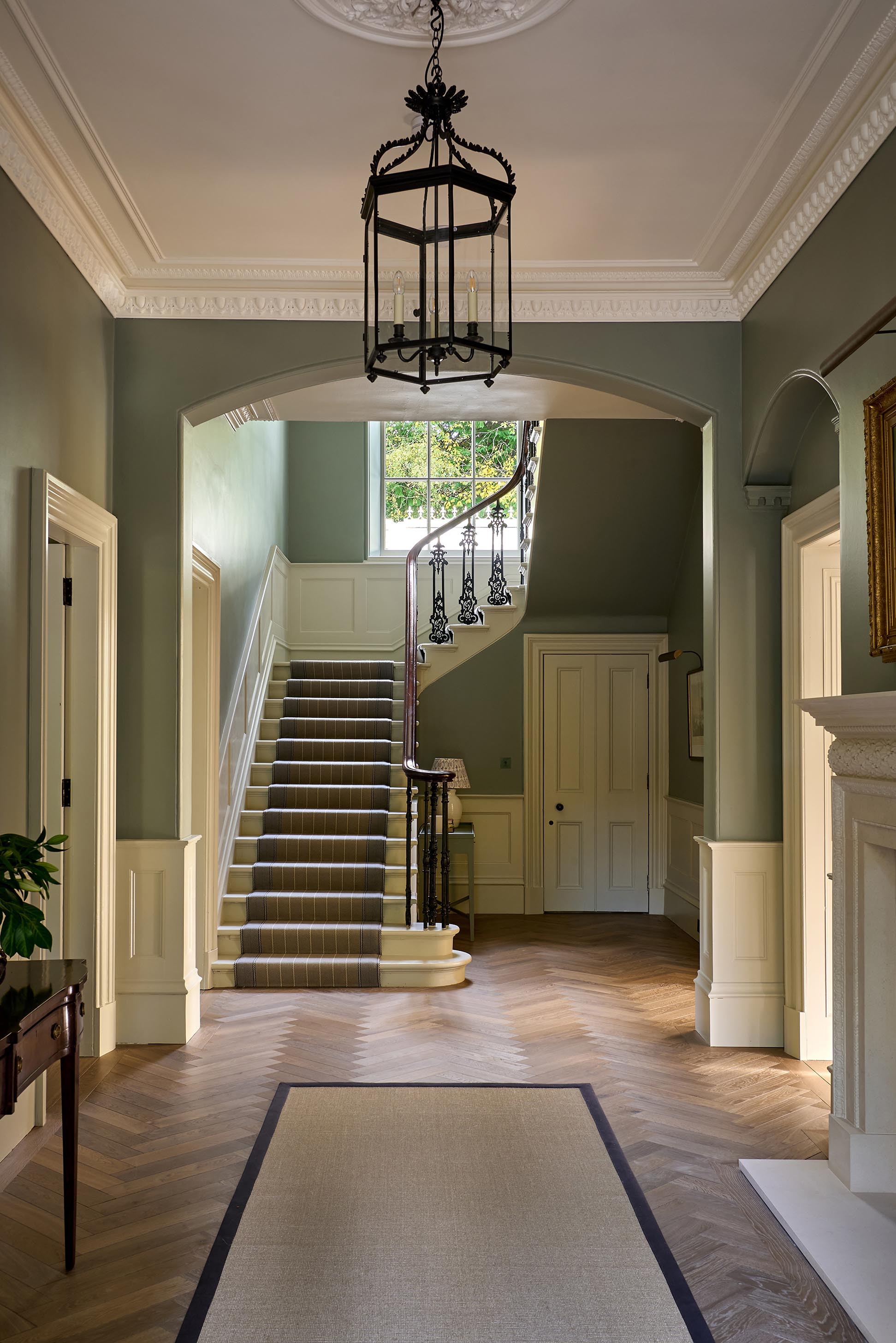 sims-hilditch-interior-design-aberdeen-family-home-hallway-staircase-portrait