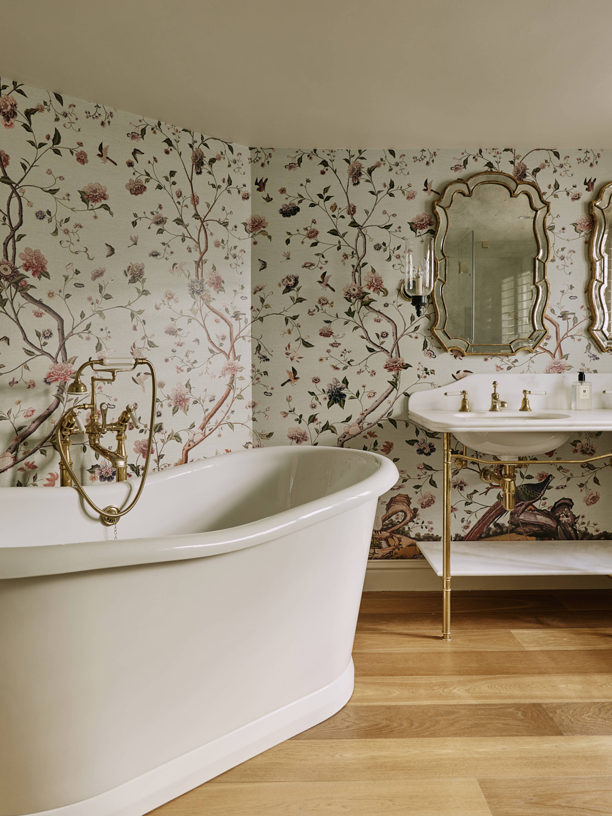 Bathroom With Rolltop Bath And Patterned Wallpaper In Chelsea Townhouse