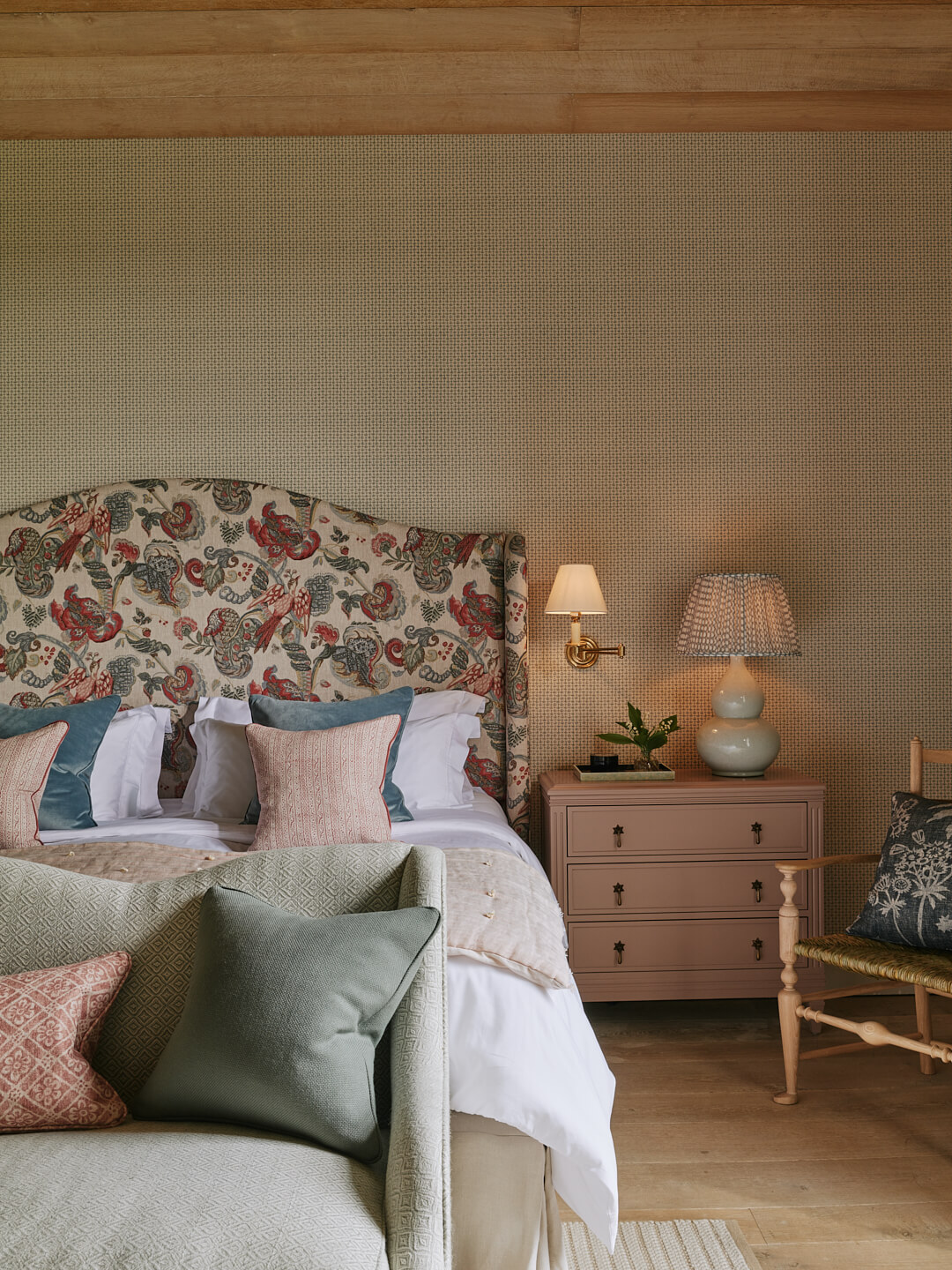 Sims Hilditch Warwickshire Family Home Firstfloor Bedroom