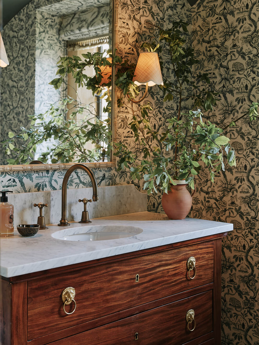 Sims Hilditch Warwickshire Family Home Vanity Close Up
