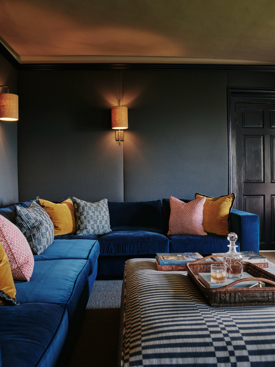 sims-hilditch-interior-design-cotswold-family-manor-snug-blue-portrait