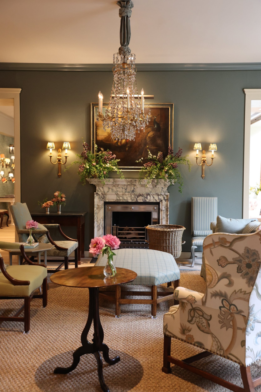 sims-hilditch-interior-design-chelsea-textiles-fireplace-armchair-portrait