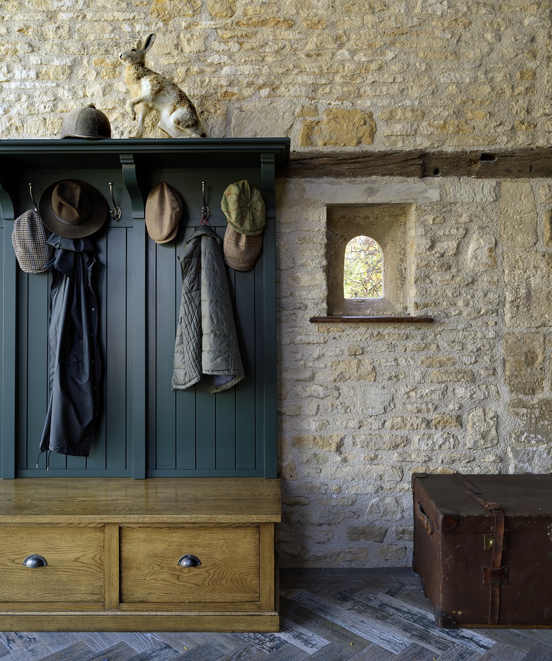 Sims Hilditch The Party Barn (14) Copy