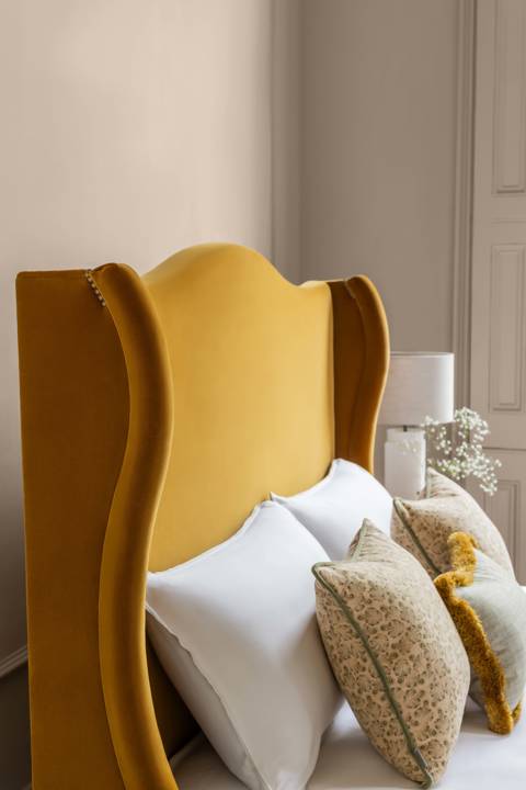 SIMS HILDITCH BEDROOM COLLECTION BED 063