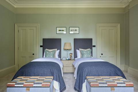 SIMSHILDITCH MIKEGARLICK 16OCT2024 66506