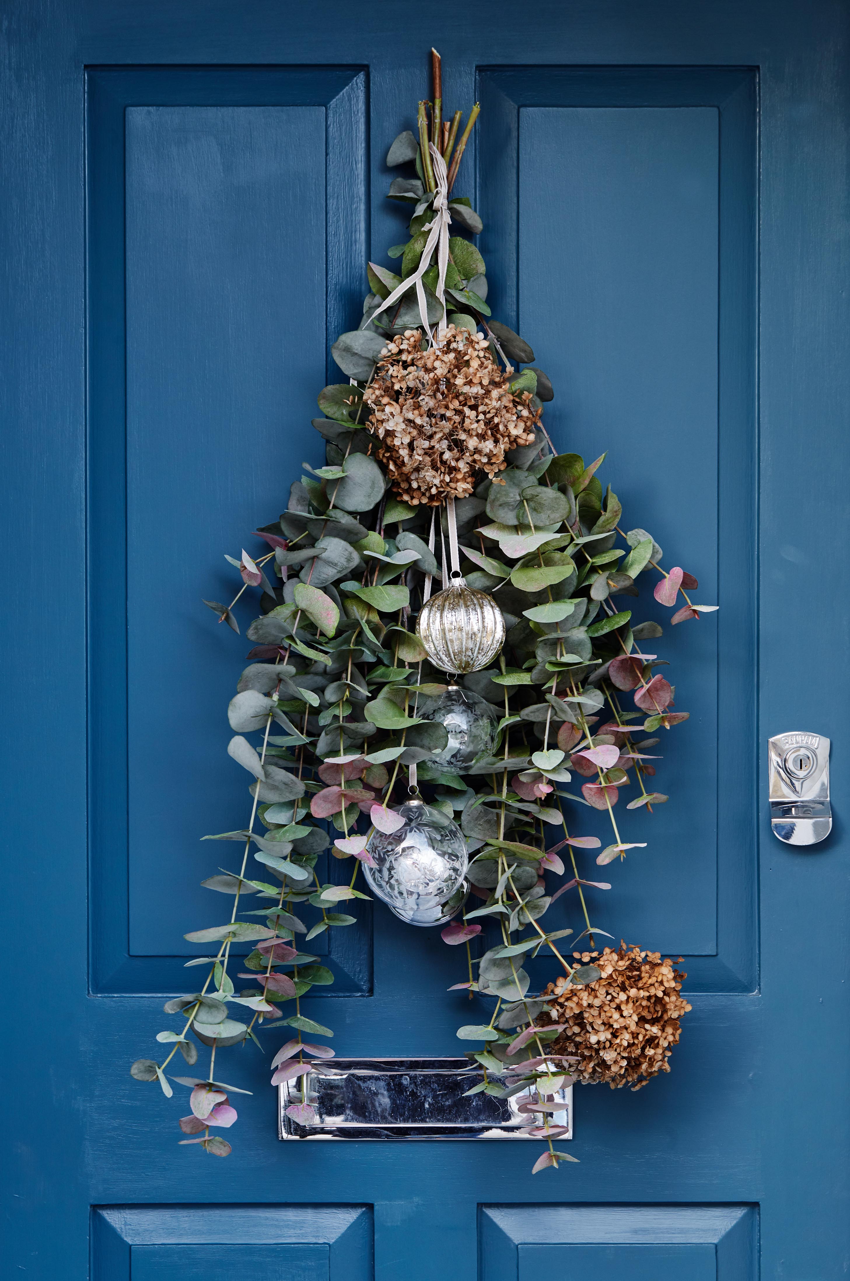 Sims Hilditch Christmas Decorating Guide (4) (1)