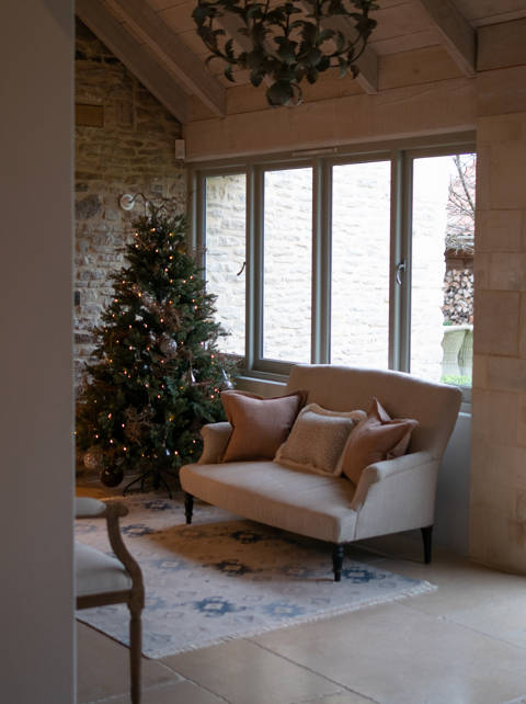 Sims Hilditch Christmas Decorating Guide (3) (1)