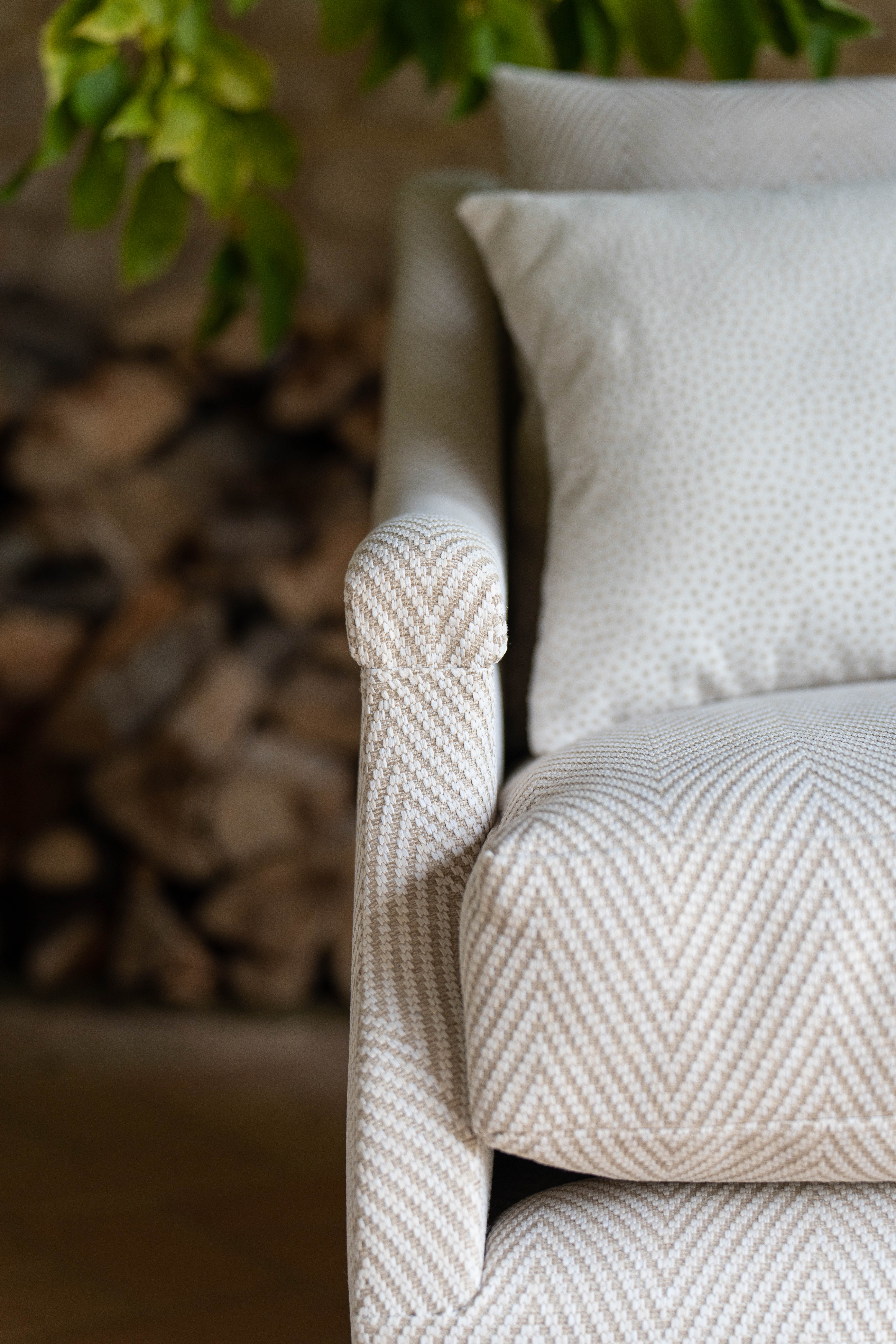 Sims Smith Outdoor 32