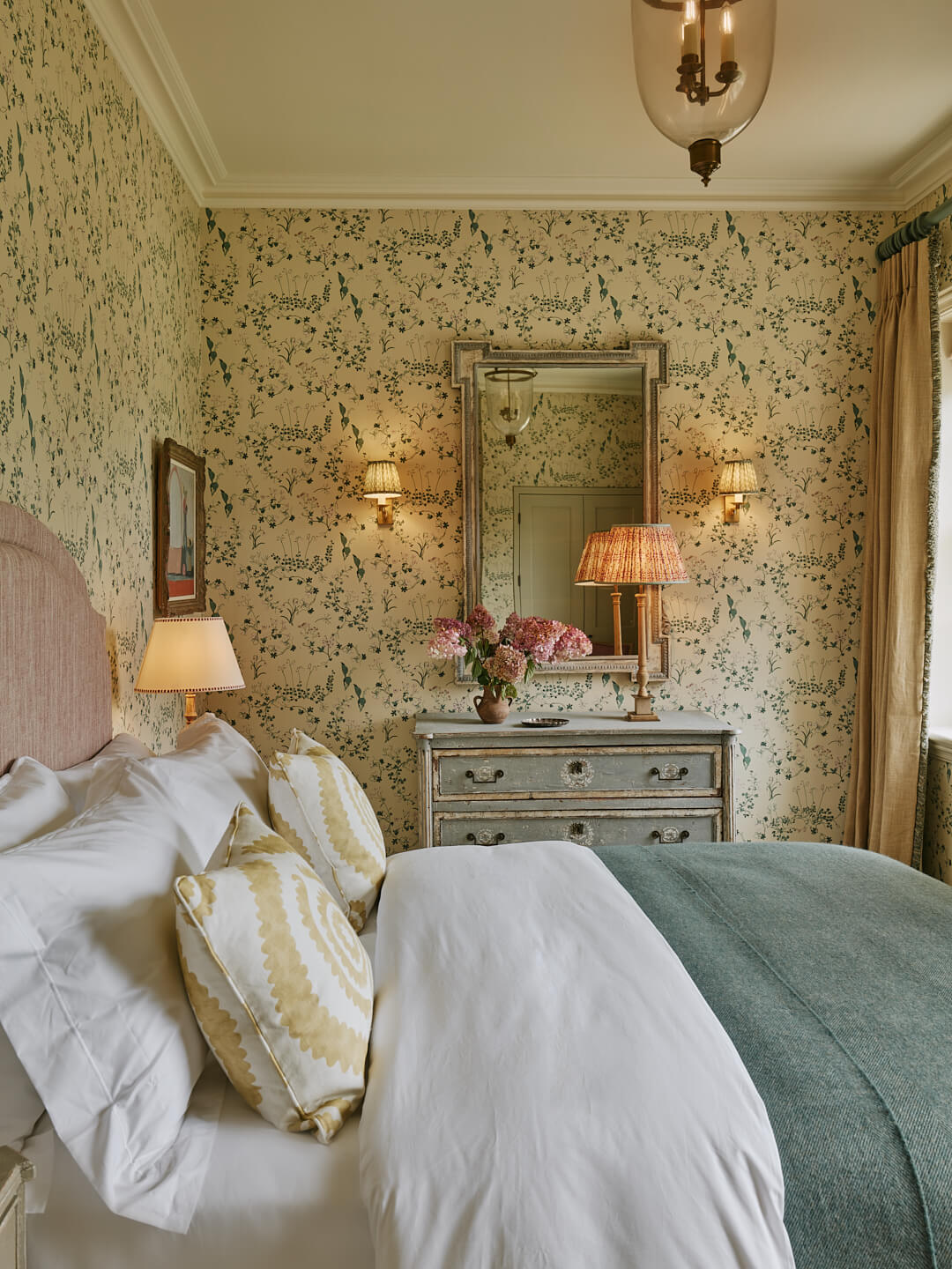 Sims Hilditch Scottish Estate Bedroom2