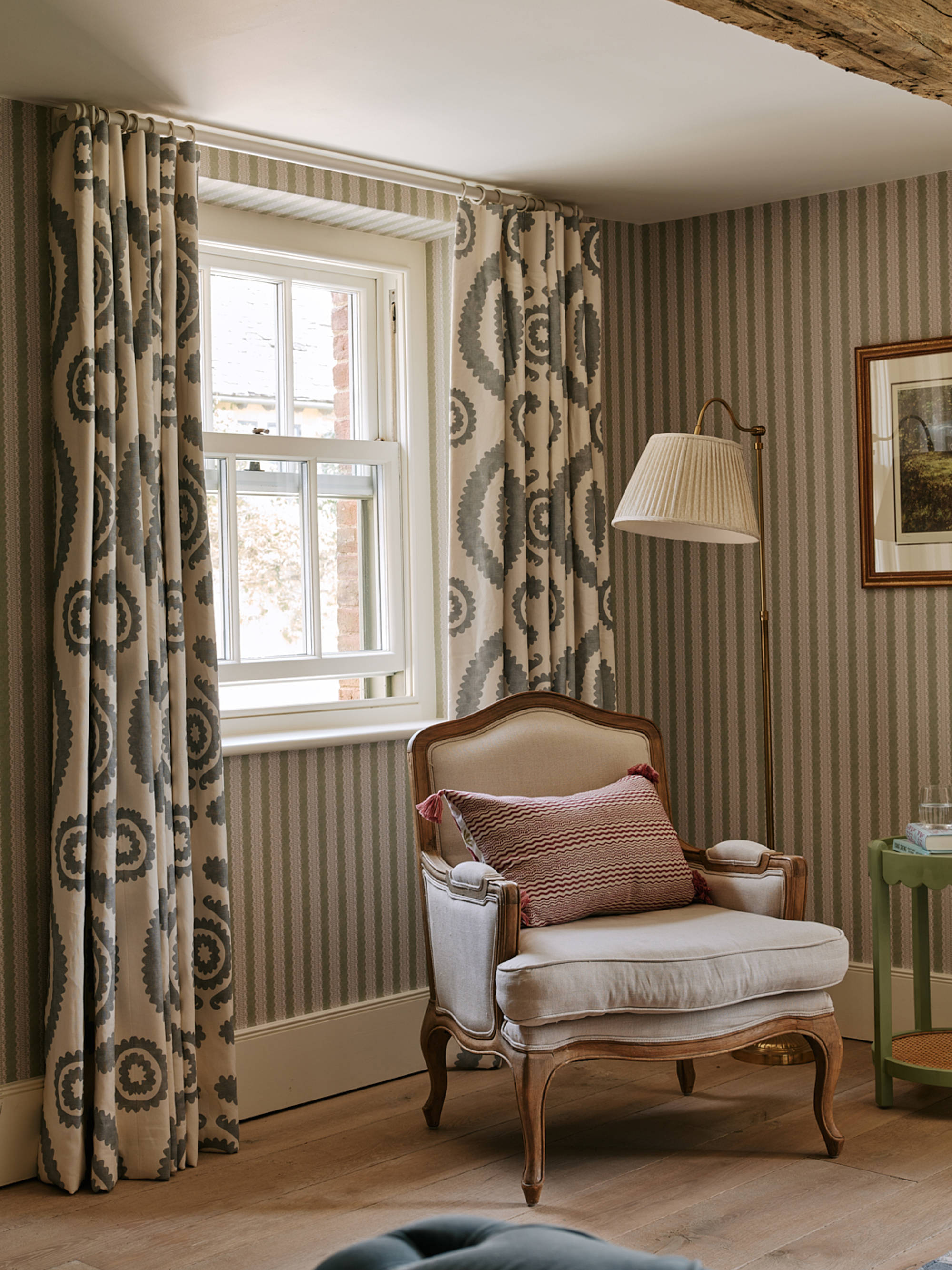 Sims Hilditch Cherington Hill Shot 35 742 RT