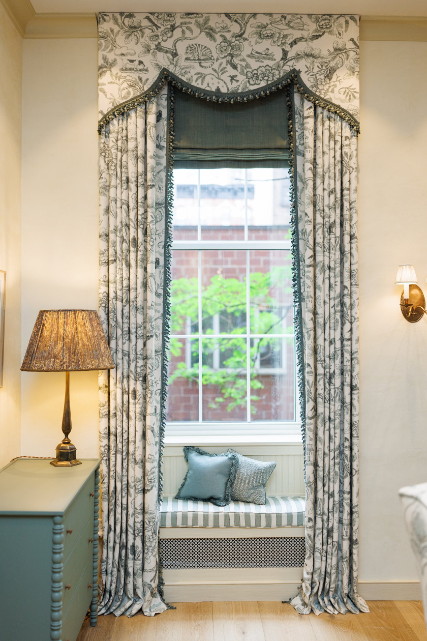 sims-hilditch-interior-design-chelsea-textiles-curtains-lamp-portrait