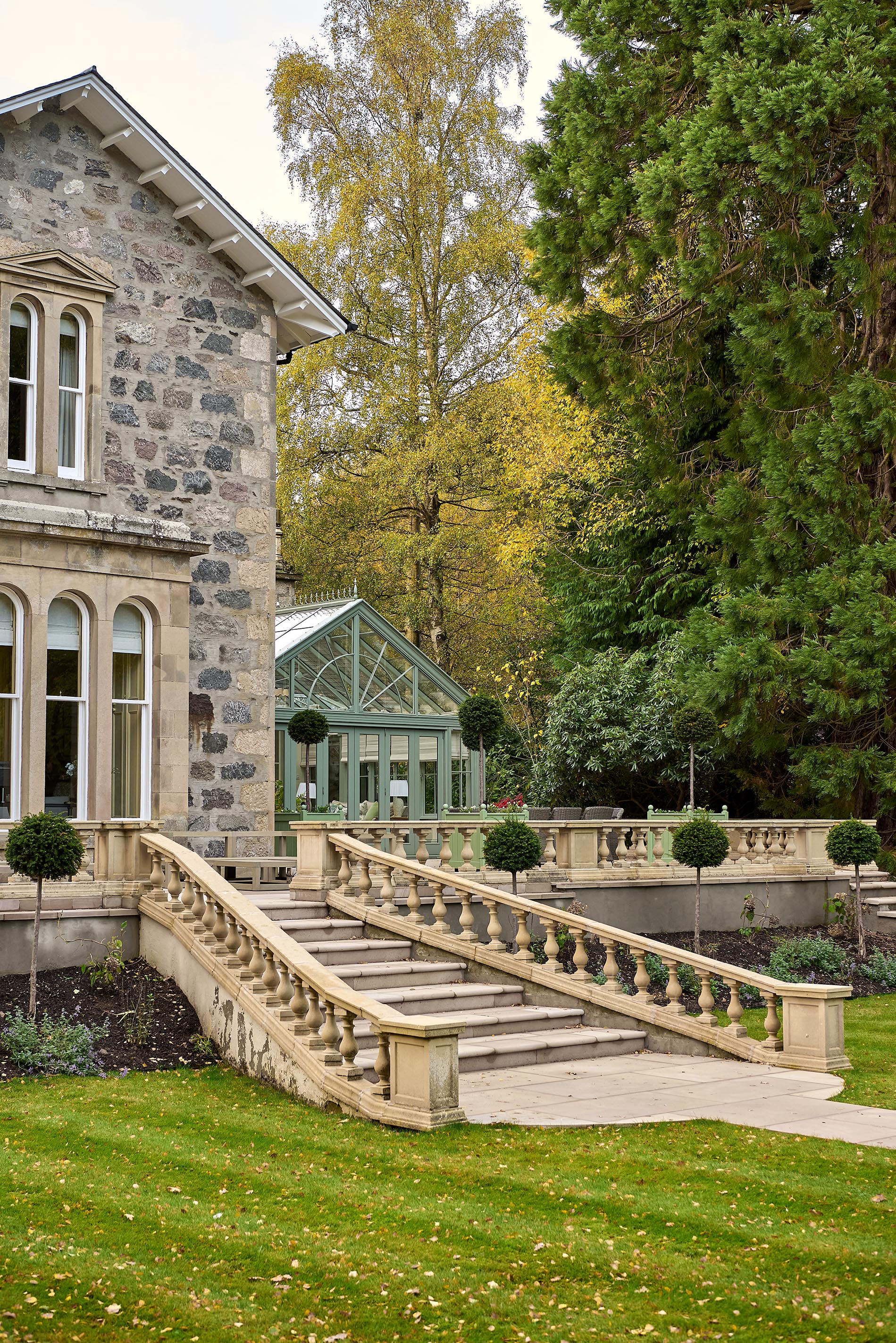 sims-hilditch-interior-design-aberdeen-family-home-exterior-stone-steps-portrait