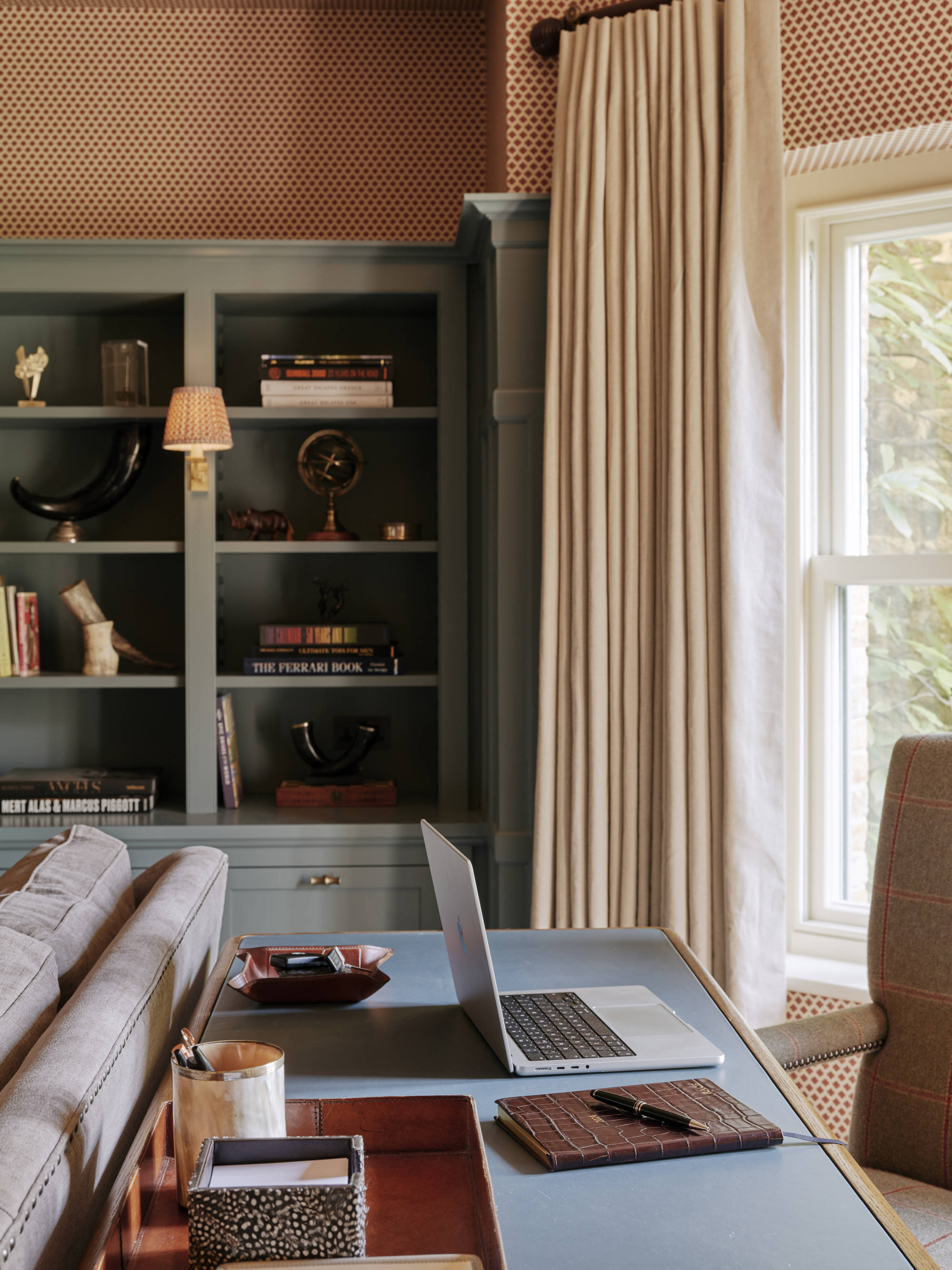 Sims Hilditch Cherington Hill Shot 37 799 RT