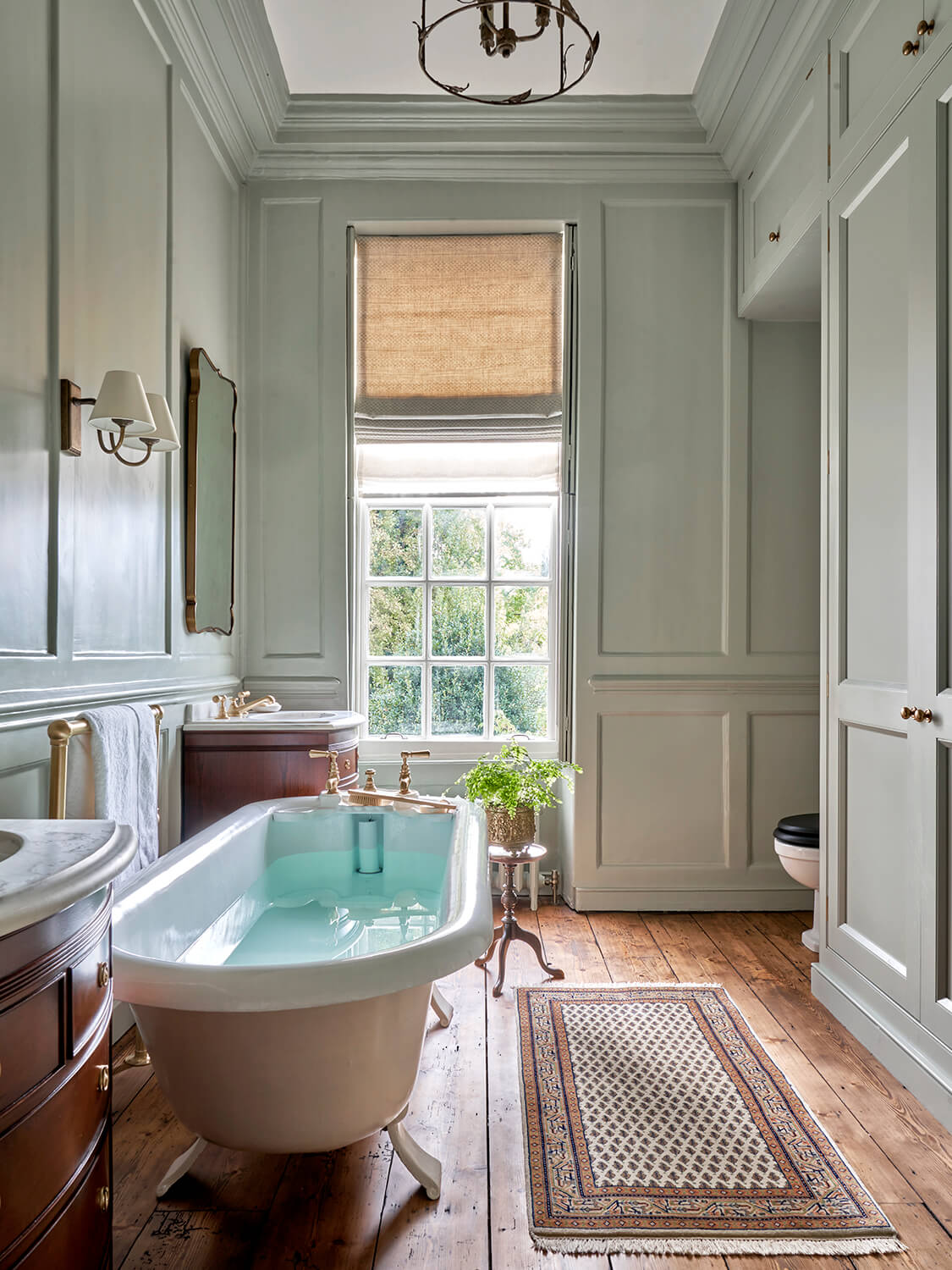 Sims Hilditch Gradei Historic London House Principal Bathroom