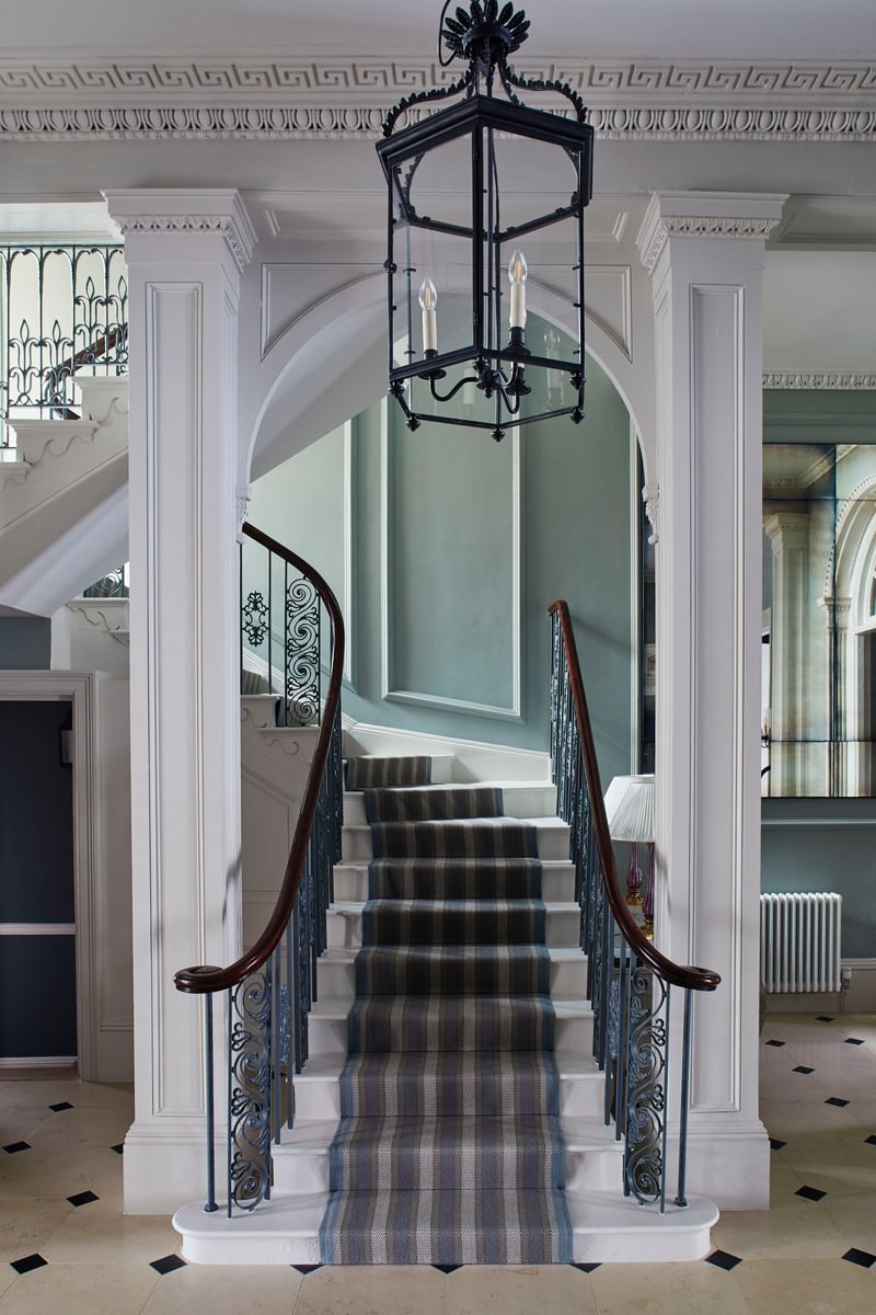 sims-hilditch-grade-i-regency-townhouse-hallway-staircase