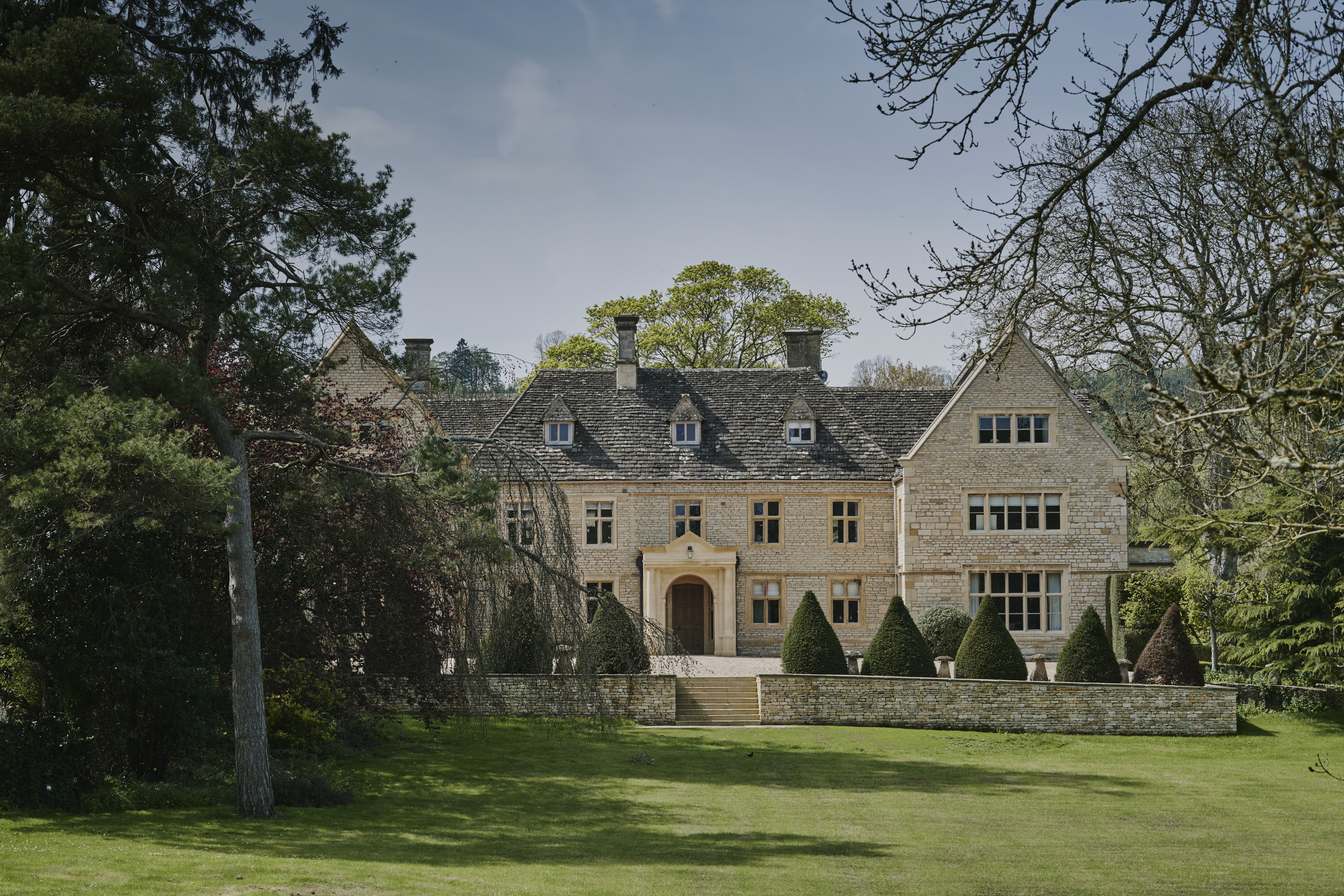 17th Century Cotswold Manor House Interior Design Project | Sims ...