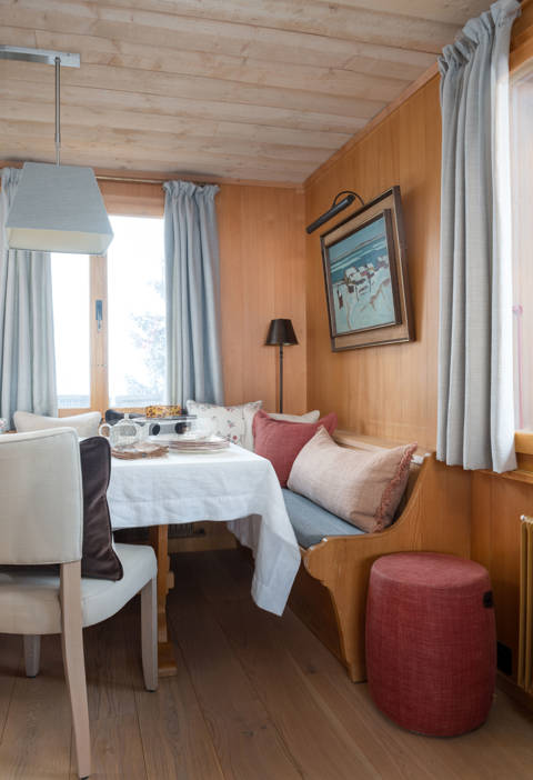 Sims Hilditch Swiss Chalet In The Alps(47)