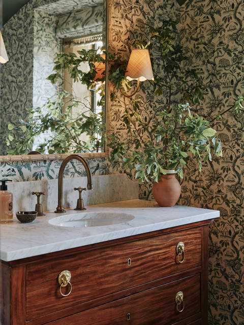 Sims Hilditch Cherington Hill Shot 02 040 RT